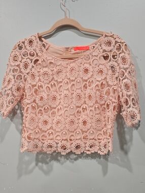 Lulumari Crochet Circle Lace Crop Top - Light Pink-size M
